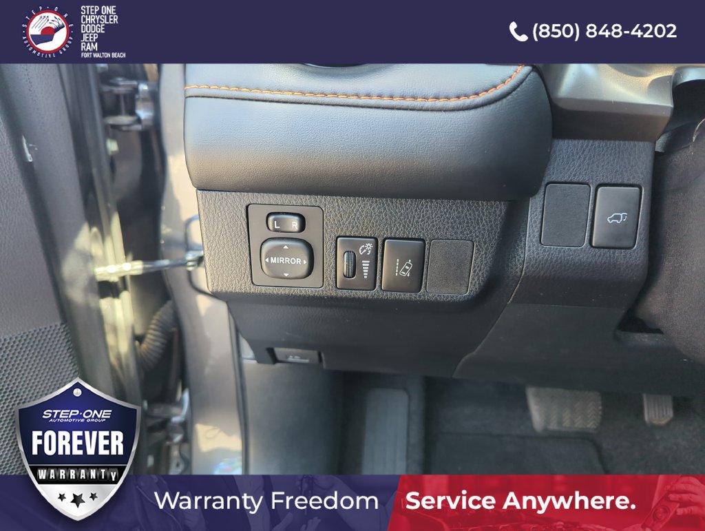 Used 2018 Toyota RAV4 SE w/ Power Extra Value Package FWD image 19