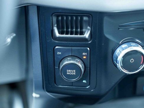 Used 2024 Ford F150 XLT image 33