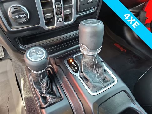 Used 2022 Jeep Wrangler Unlimited Sahara image 21