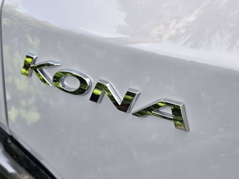 Used 2023 Hyundai Kona SE FWD image 11