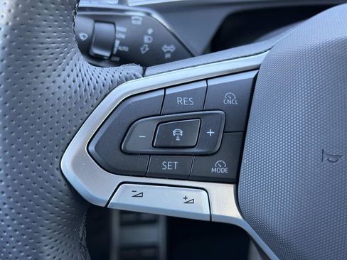 New 2026 Volkswagen Tiguan SE R-Line FWD image 21