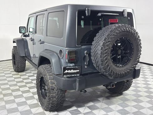 Used 2016 Jeep Wrangler Unlimited Rubicon w/ Connectivity Group image 7