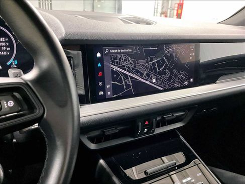 Used 2024 Porsche Cayenne image 19