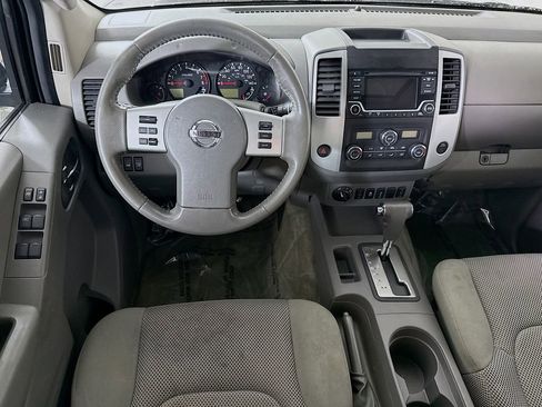 Used 2016 Nissan Frontier SV w/ SV Value Truck Package AWD/4WD image 3