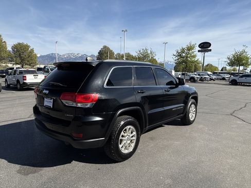 Used 2018 Jeep Grand Cherokee Laredo image 5