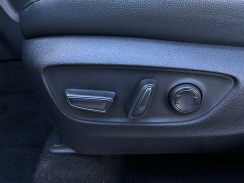 Used 2025 Toyota Grand Highlander FWD image 11