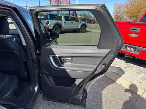 Used 2016 Land Rover Discovery Sport HSE image 17