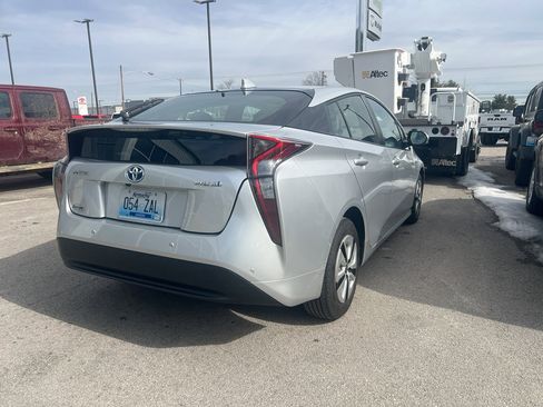 Used 2018 Toyota Prius Four w/ Advanced Technology Package image 9