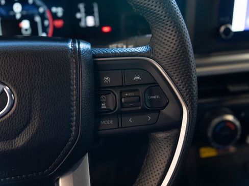 Used 2024 Toyota Tacoma 4x4 Double Cab image 27