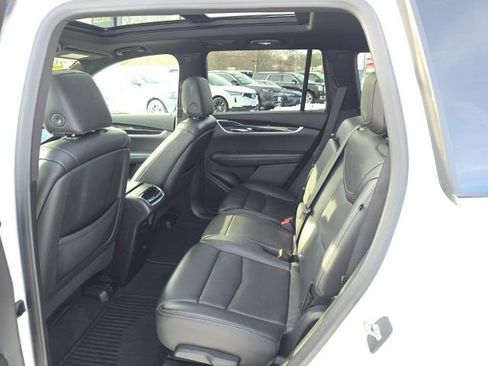 Used 2020 Cadillac XT6 Premium Luxury image 12