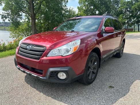 Used 2014 Subaru Outback 2.5i Premium AWD/4WD image 1