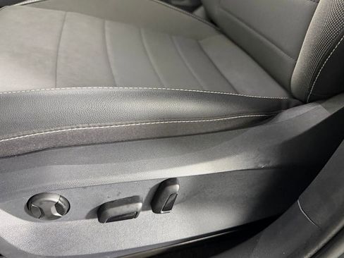 Used 2022 Volkswagen Taos SE image 20