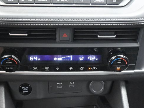 Certified 2024 Nissan Rogue SV FWD image 18