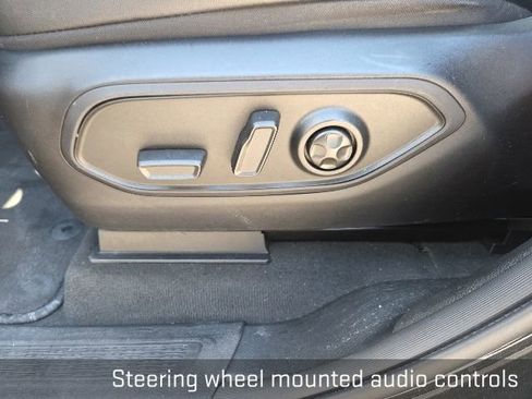 Used 2023 Jeep Grand Cherokee L Limited AWD/4WD image 30