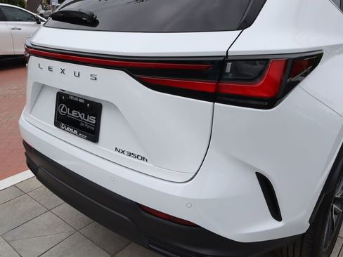 New 2026 Lexus NX 350h FWD image 19
