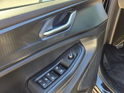 Used 2025 Jeep Grand Cherokee Altitude AWD/4WD image 14