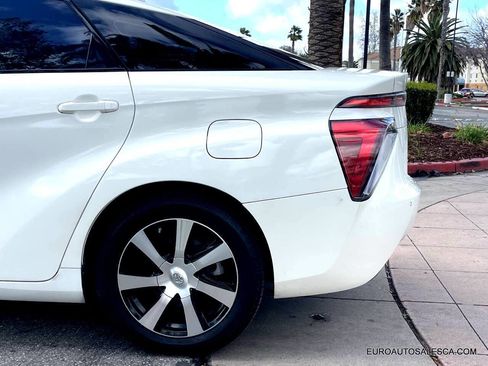 Used 2018 Toyota Mirai image 14