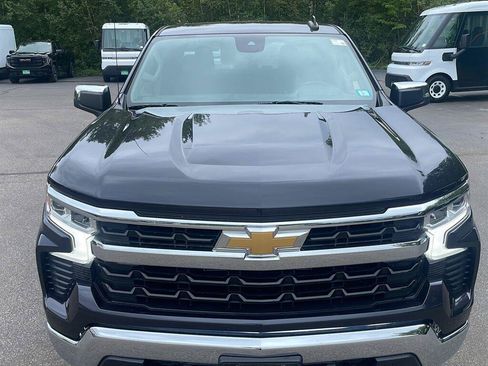 Used 2024 Chevrolet Silverado 1500 LT AWD/4WD image 19