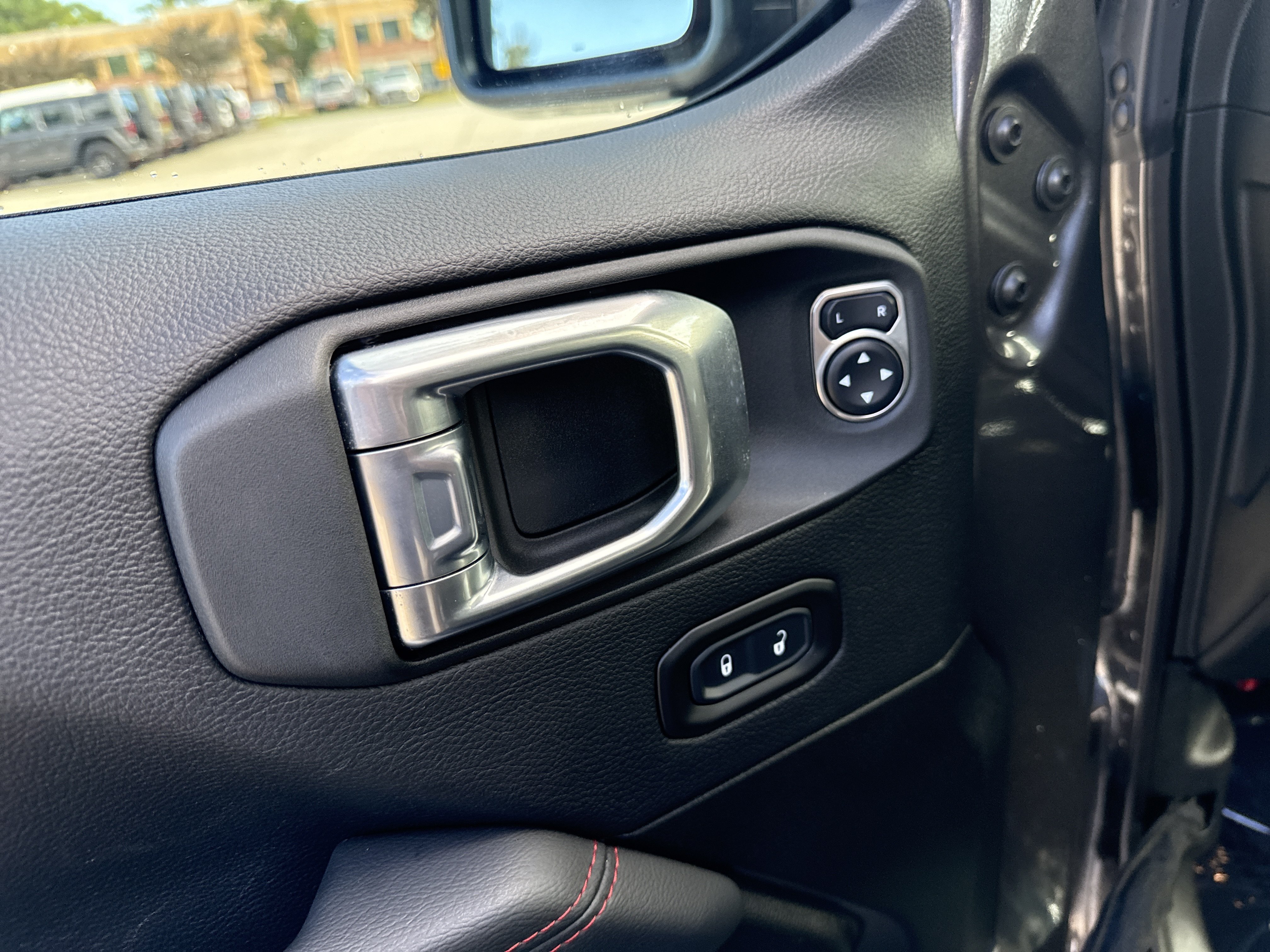 Used 2021 Jeep Wrangler Unlimited Rubicon AWD/4WD image 14