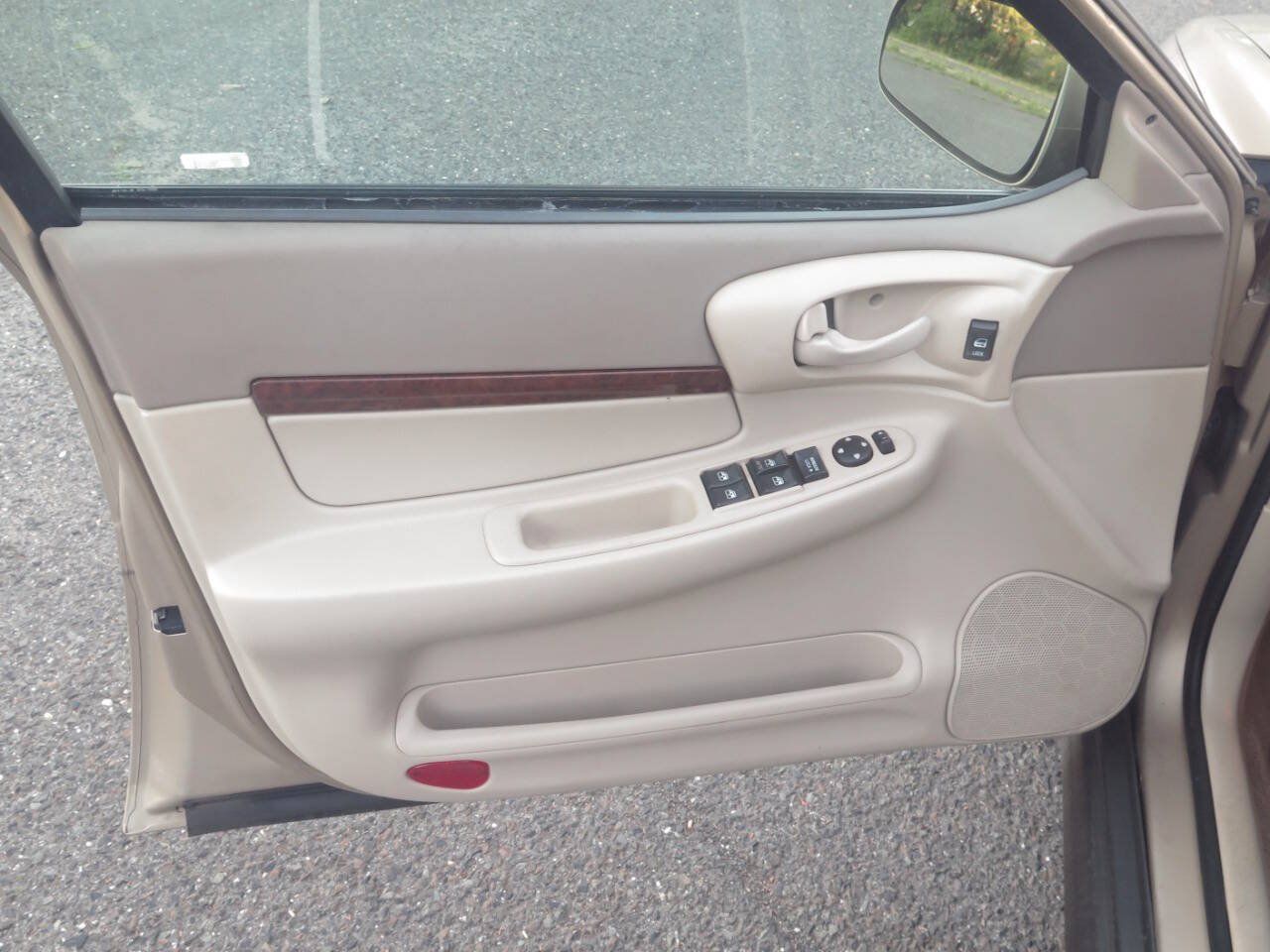 Used 2005 Chevrolet Impala w/ Preferred Equipment Group FWD image 22