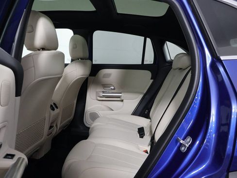 Certified 2025 Mercedes-Benz GLA 250 4MATIC image 11