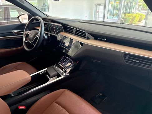 Used 2024 Audi Q8 e-tron Premium Plus AWD/4WD image 12