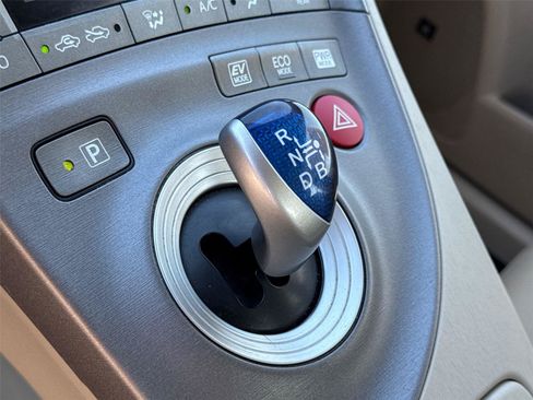 Used 2014 Toyota Prius Four FWD image 25
