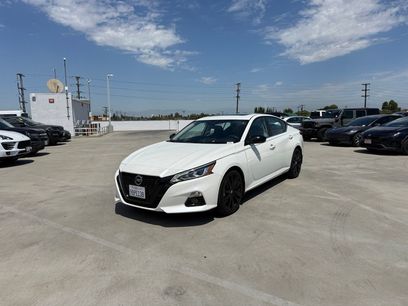 Used 2022 Nissan Altima 2.5 SR w/ Midnight Edition Package