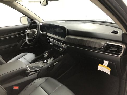 New 2025 Kia Telluride EX w/ EX Captain's Chair Package image 17
