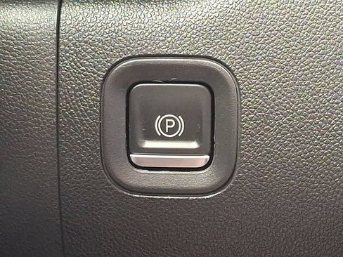 Certified 2021 Chevrolet Silverado 1500 RST w/ LPO, Dark Essentials Package AWD/4WD image 25