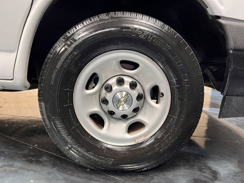 Used 2021 Chevrolet Express 2500 w/ Driver Convenience Package image 22