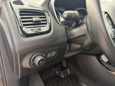Used 2020 Jeep Compass Latitude FWD image 20