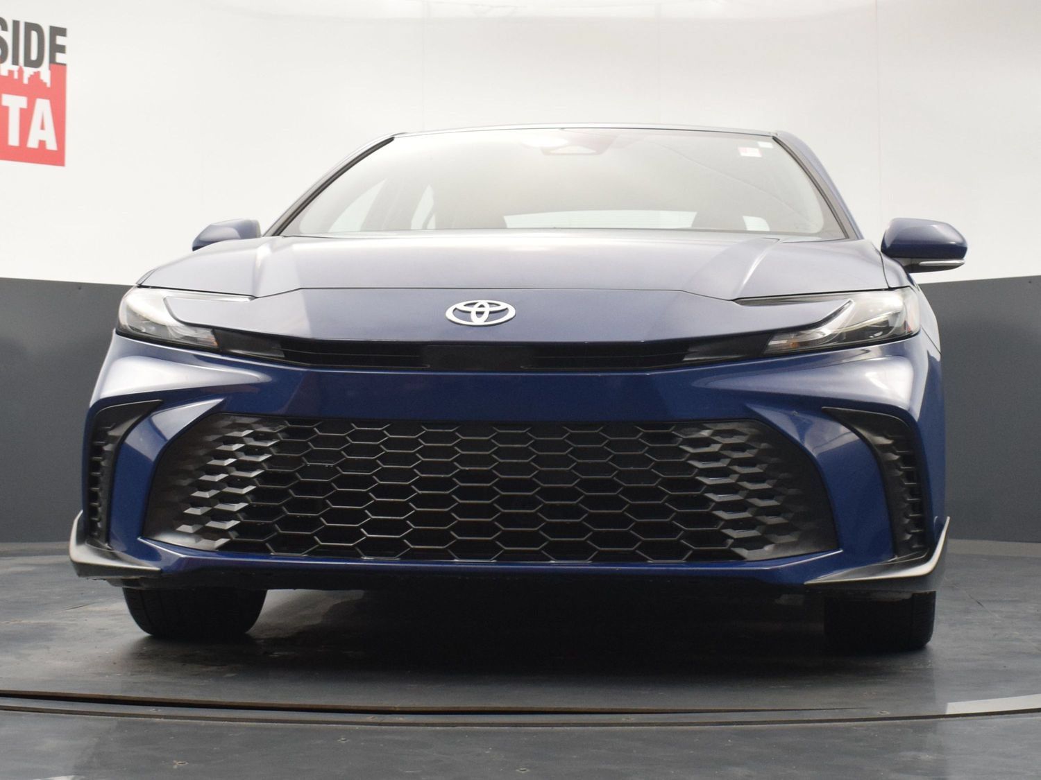 Used 2025 Toyota Camry SE FWD image 30