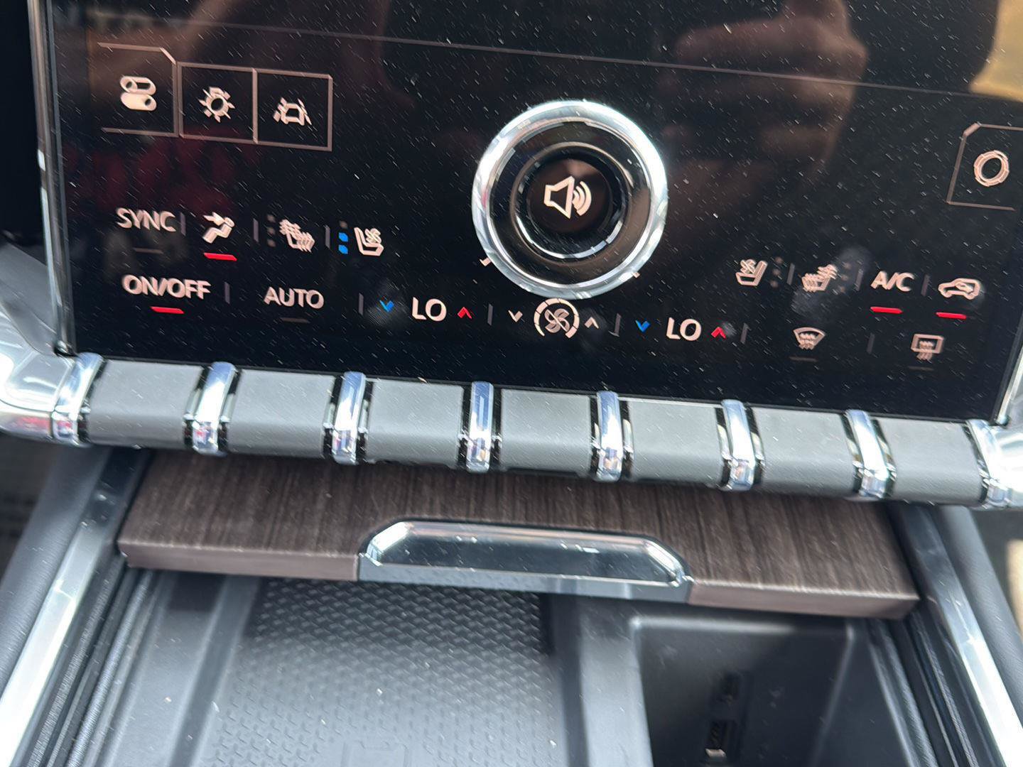 New 2026 GMC Acadia Denali w/ Super Cruise Package FWD image 19