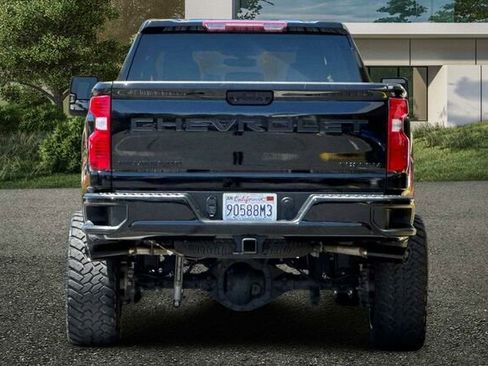 Used 2022 Chevrolet Silverado 2500 Custom w/ Custom Value Package AWD/4WD image 5