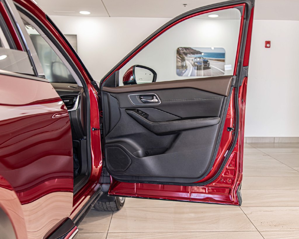 Used 2023 Nissan Rogue Platinum AWD/4WD image 41
