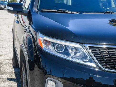 Used 2014 Kia Sorento LX w/ Premium Package FWD image 4