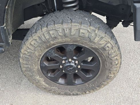 Used 2016 RAM 2500 Tradesman w/ Chrome Appearance Group AWD/4WD image 9