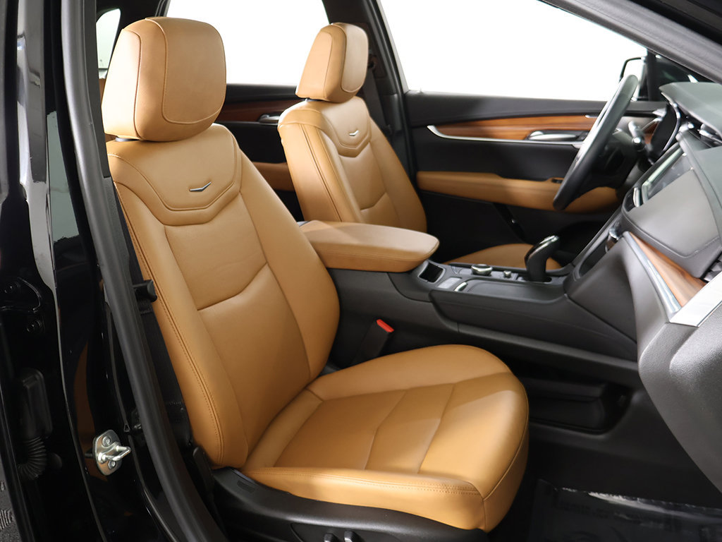 Used 2025 Cadillac XT5 Premium Luxury w/ LPO, Floor Liner Package AWD/4WD image 35