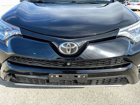 Used 2017 Toyota RAV4 SE w/ Advanced Technology Package image 9