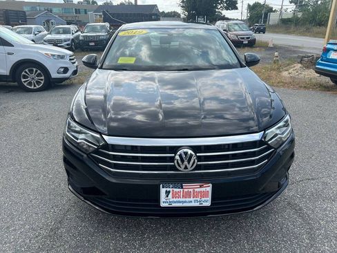 Used 2019 Volkswagen Jetta SE w/ Cold Weather Package FWD image 4
