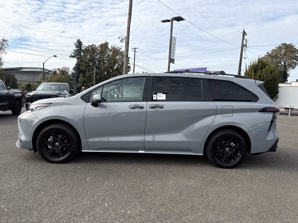 New 2026 Toyota Sienna XLE Woodland Edition AWD/4WD image 5