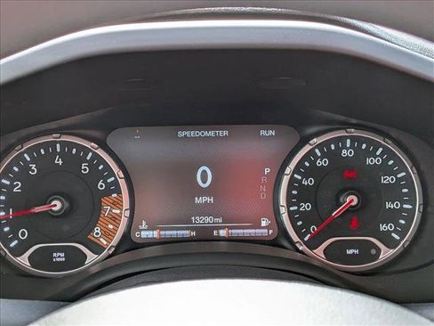 Used 2023 Jeep Renegade Latitude AWD/4WD image 14