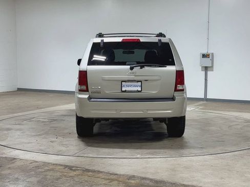 Used 2010 Jeep Grand Cherokee Laredo AWD/4WD image 7