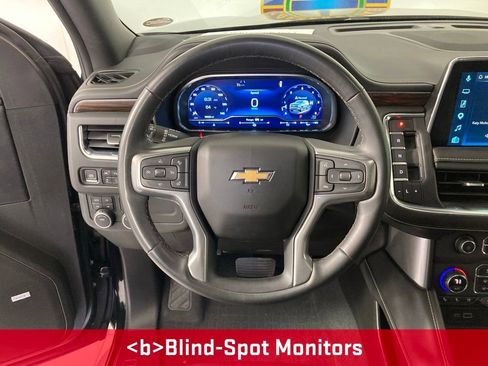 Used 2023 Chevrolet Suburban Premier AWD/4WD image 8
