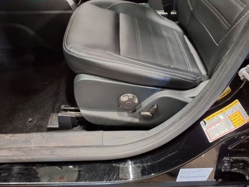 Used 2022 Ford EcoSport Titanium image 8