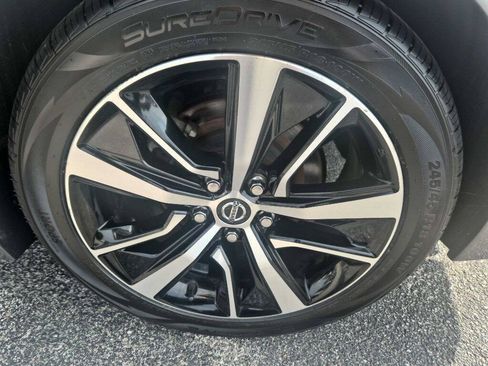 Used 2022 Nissan Maxima SV w/ Floor Mat Group FWD image 16