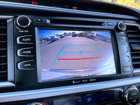 Certified 2019 Toyota Highlander XLE image 26