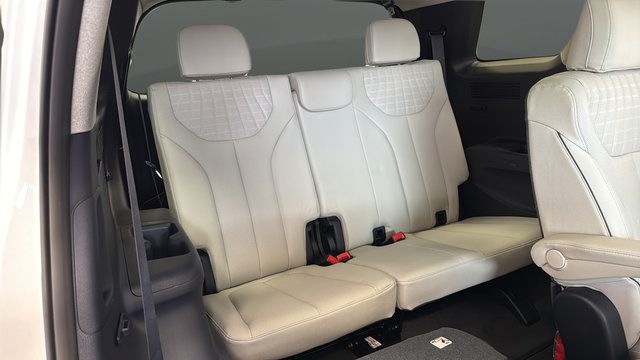 Used 2025 Hyundai Palisade Limited AWD/4WD image 26