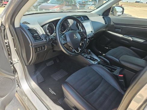 Used 2025 Mitsubishi Outlander Sport SE AWD/4WD image 11